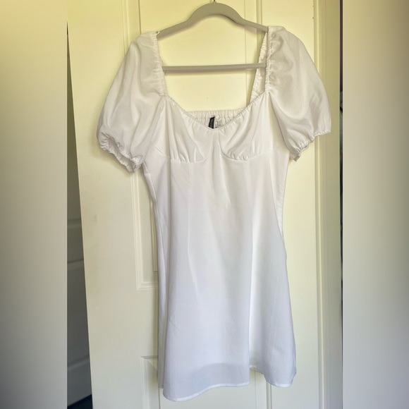 H&M Puff-sleeved Crêped Dress Size Meidum - Picture 3 of 6